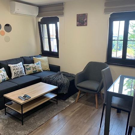 Apartment Zdravets 2, In The Heart Of The Old City Veliko Tárnovo Exterior foto