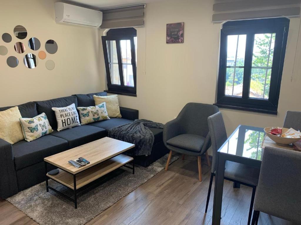 Apartment Zdravets 2, In The Heart Of The Old City Veliko Tárnovo Exterior foto